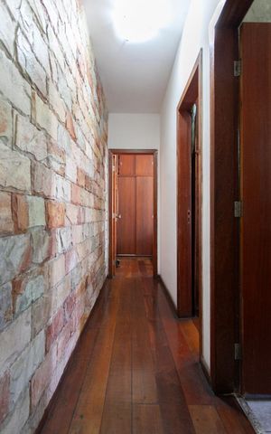 Casa à venda com 120m², 2 quartos e 2 vagas Casa à venda com 120m², 2 quartos e 2 vagasCorredor