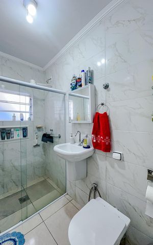 Casa à venda com 240m², 2 quartos e 2 vagasBanheiro Social
