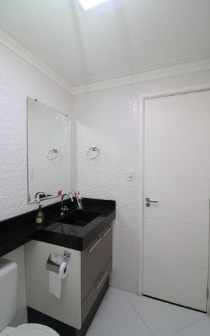 Apartamento à venda com 137m², 2 quartos e 2 vagas Apartamento à venda com 137m², 2 quartos e 2 vagasBanheiro Social