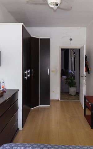 Casa à venda com 180m², 3 quartos e 4 vagas Casa à venda com 180m², 3 quartos e 4 vagasQuarto 1