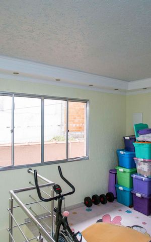 Casa à venda com 215m², 3 quartos e 2 vagasHall