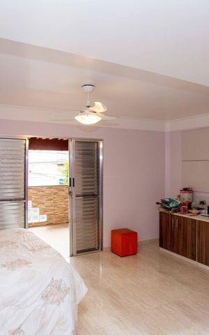 Casa à venda com 215m², 3 quartos e 2 vagasSuíte 2