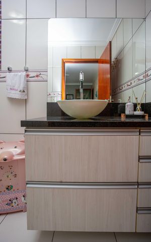 Casa à venda com 215m², 3 quartos e 2 vagasBanheiro da Suíte 1