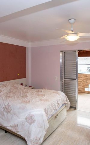 Casa à venda com 215m², 3 quartos e 2 vagasSuíte 2