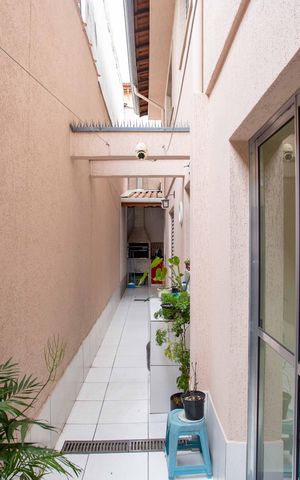 Casa à venda com 215m², 3 quartos e 2 vagasQuintal