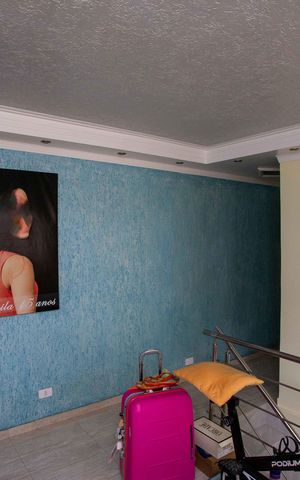 Casa à venda com 215m², 3 quartos e 2 vagasHall