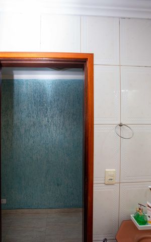 Casa à venda com 215m², 3 quartos e 2 vagasBanheiro Social 2