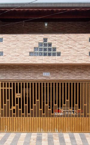 Casa à venda com 215m², 3 quartos e 2 vagasFachada