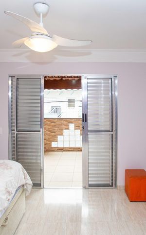 Casa à venda com 215m², 3 quartos e 2 vagasSuíte 2