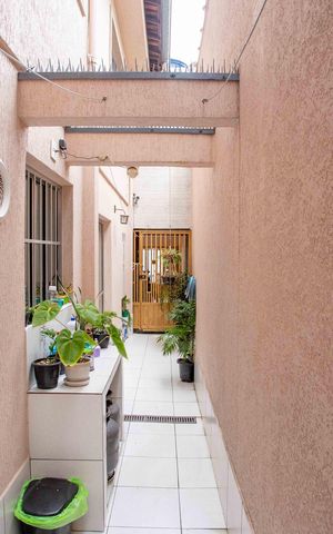 Casa à venda com 215m², 3 quartos e 2 vagasQuintal