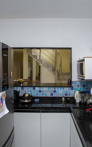 Casa à venda com 215m², 3 quartos e 2 vagasCozinha