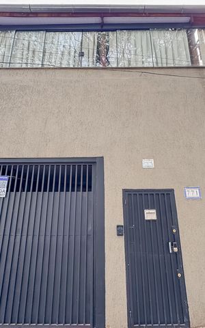 Casa de condomínio para alugar com 30m², 1 quarto e sem vaga Casa de condomínio para alugar com 30m², 1 quarto e sem vagaFachada