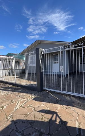 Casa para alugar com 80m², 3 quartos e 2 vagas Casa para alugar com 80m², 3 quartos e 2 vagasFachada