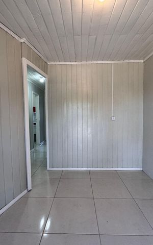 Casa para alugar com 80m², 3 quartos e 2 vagas Casa para alugar com 80m², 3 quartos e 2 vagasSala