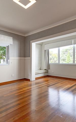 Casa de condomínio à venda com 754m², 4 quartos e 4 vagas Casa de condomínio à venda com 754m², 4 quartos e 4 vagasQuarto