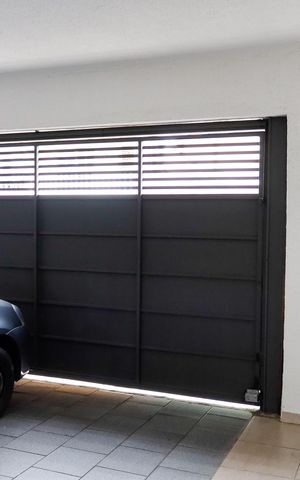 Casa à venda com 222m², 3 quartos e 2 vagas Casa à venda com 222m², 3 quartos e 2 vagasGaragem