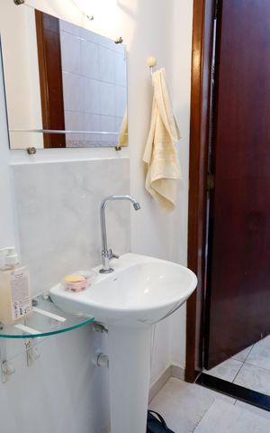 Casa à venda com 222m², 3 quartos e 2 vagas Casa à venda com 222m², 3 quartos e 2 vagasBanheiro 2