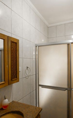 Casa à venda com 400m², 3 quartos e 2 vagas Casa à venda com 400m², 3 quartos e 2 vagasBanheiro Social