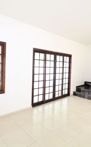 Casa para alugar com 450m², 4 quartos e 4 vagasSala 1