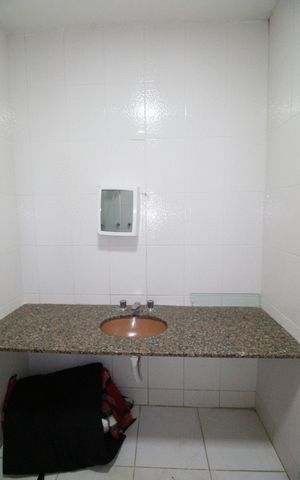 Casa para alugar com 450m², 4 quartos e 4 vagasBanheiro 1