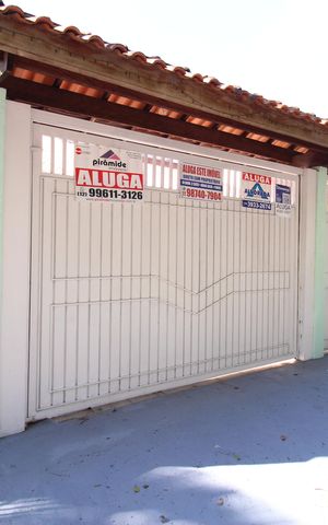 Casa para alugar com 450m², 4 quartos e 4 vagasFachada