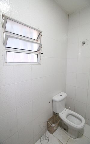 Casa para alugar com 450m², 4 quartos e 4 vagasBanheiro 1