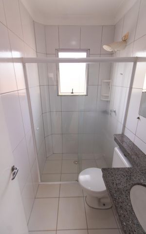 Casa de condomínio para alugar com 90m², 3 quartos e 2 vagas Casa de condomínio para alugar com 90m², 3 quartos e 2 vagasBanheiro da Suíte
