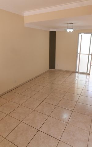 Casa de condomínio para alugar com 90m², 3 quartos e 2 vagas Casa de condomínio para alugar com 90m², 3 quartos e 2 vagasSala