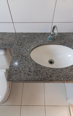 Casa de condomínio para alugar com 90m², 3 quartos e 2 vagas Casa de condomínio para alugar com 90m², 3 quartos e 2 vagasBanheiro da Suíte