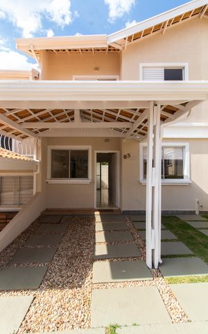 Casa de condomínio para alugar com 90m², 3 quartos e 2 vagas Casa de condomínio para alugar com 90m², 3 quartos e 2 vagasFachada