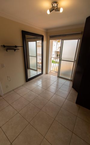 Casa de condomínio para alugar com 90m², 3 quartos e 2 vagas Casa de condomínio para alugar com 90m², 3 quartos e 2 vagasSuíte