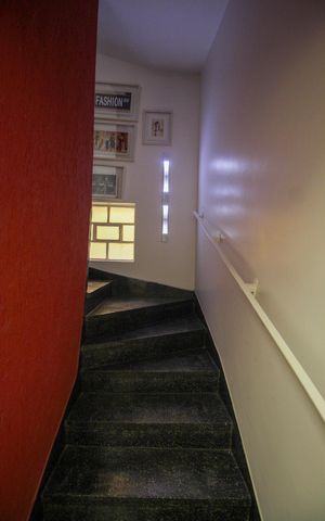 Casa à venda com 179m², 3 quartos e 1 vagaEscada