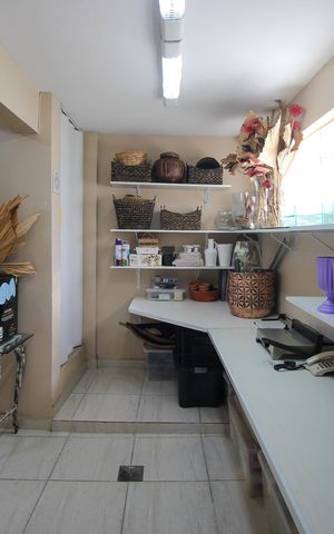 Casa à venda com 179m², 3 quartos e 1 vagaÁrea de Serviço