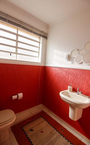 Casa à venda com 179m², 3 quartos e 1 vagaBanheiro 2