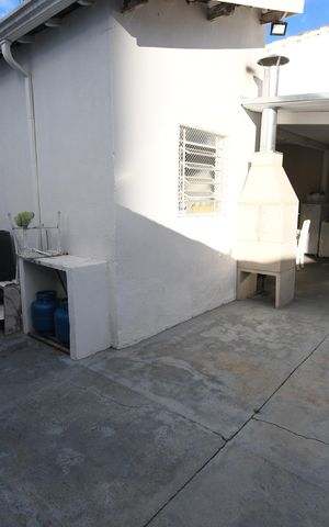 Casa à venda com 255m², 2 quartos e 2 vagasÁrea de Serviço