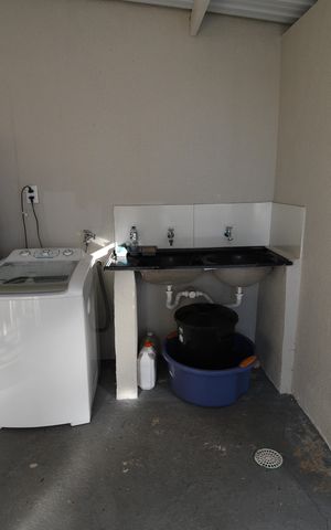 Casa à venda com 255m², 2 quartos e 2 vagasÁrea de Serviço