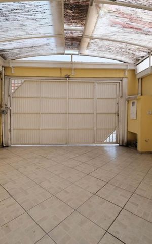Casa à venda com 125m², 3 quartos e 2 vagasGaragem