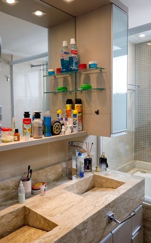 Apartamento à venda com 187m², 3 quartos e 4 vagas Apartamento à venda com 187m², 3 quartos e 4 vagasBanheiro da Suíte 2