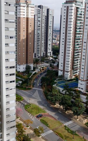 Apartamento à venda com 187m², 3 quartos e 4 vagas Apartamento à venda com 187m², 3 quartos e 4 vagasVista da Sacada