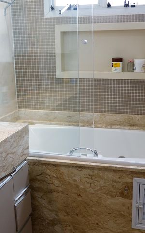 Apartamento à venda com 187m², 3 quartos e 4 vagas Apartamento à venda com 187m², 3 quartos e 4 vagasBanheiro da Suíte 2