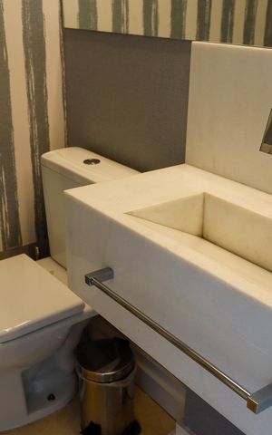 Apartamento à venda com 187m², 3 quartos e 4 vagas Apartamento à venda com 187m², 3 quartos e 4 vagasLavabo