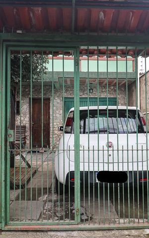Casa à venda com 140m², 3 quartos e 3 vagasFachada