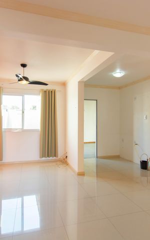 Casa de condomínio à venda com 110m², 3 quartos e 2 vagas Casa de condomínio à venda com 110m², 3 quartos e 2 vagasSala