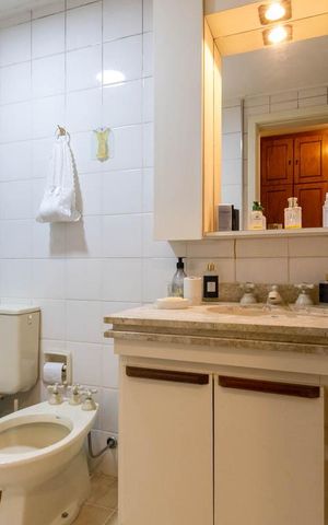 Apartamento à venda com 127m², 3 quartos e 2 vagas Apartamento à venda com 127m², 3 quartos e 2 vagasBanheiro Social