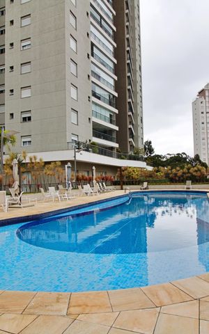 Apartamento à venda com 340m², 4 quartos e 4 vagas Apartamento à venda com 340m², 4 quartos e 4 vagasÁrea comum - Piscina