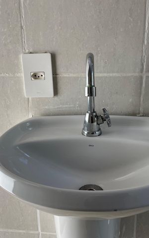 Casa para alugar com 49m², 1 quarto e 1 vaga Casa para alugar com 49m², 1 quarto e 1 vagaBanheiro
