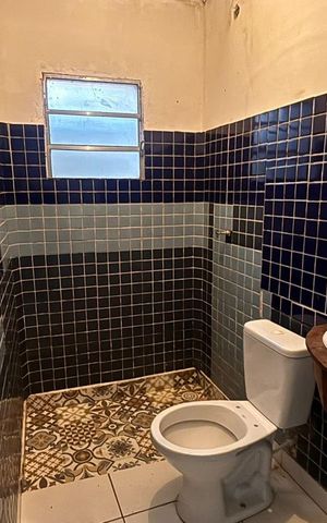 Casa para alugar com 50m², 2 quartos e 1 vaga Casa para alugar com 50m², 2 quartos e 1 vagaBanheiro