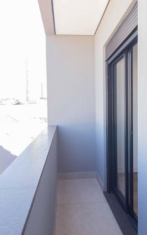 Casa à venda com 192m², 4 quartos e 2 vagas Casa à venda com 192m², 4 quartos e 2 vagasVaranda da Suíte 2
