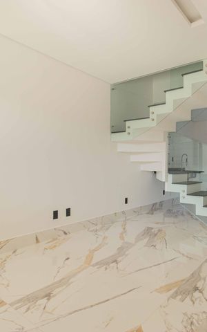 Casa à venda com 192m², 4 quartos e 2 vagas Casa à venda com 192m², 4 quartos e 2 vagasSala