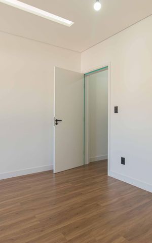 Casa à venda com 192m², 4 quartos e 2 vagas Casa à venda com 192m², 4 quartos e 2 vagasSuíte 2